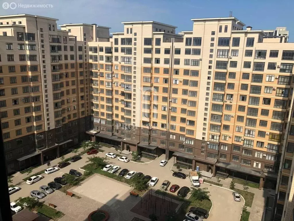 4-комнатная квартира: Махачкала, Маковая улица (223 м) - Фото 1