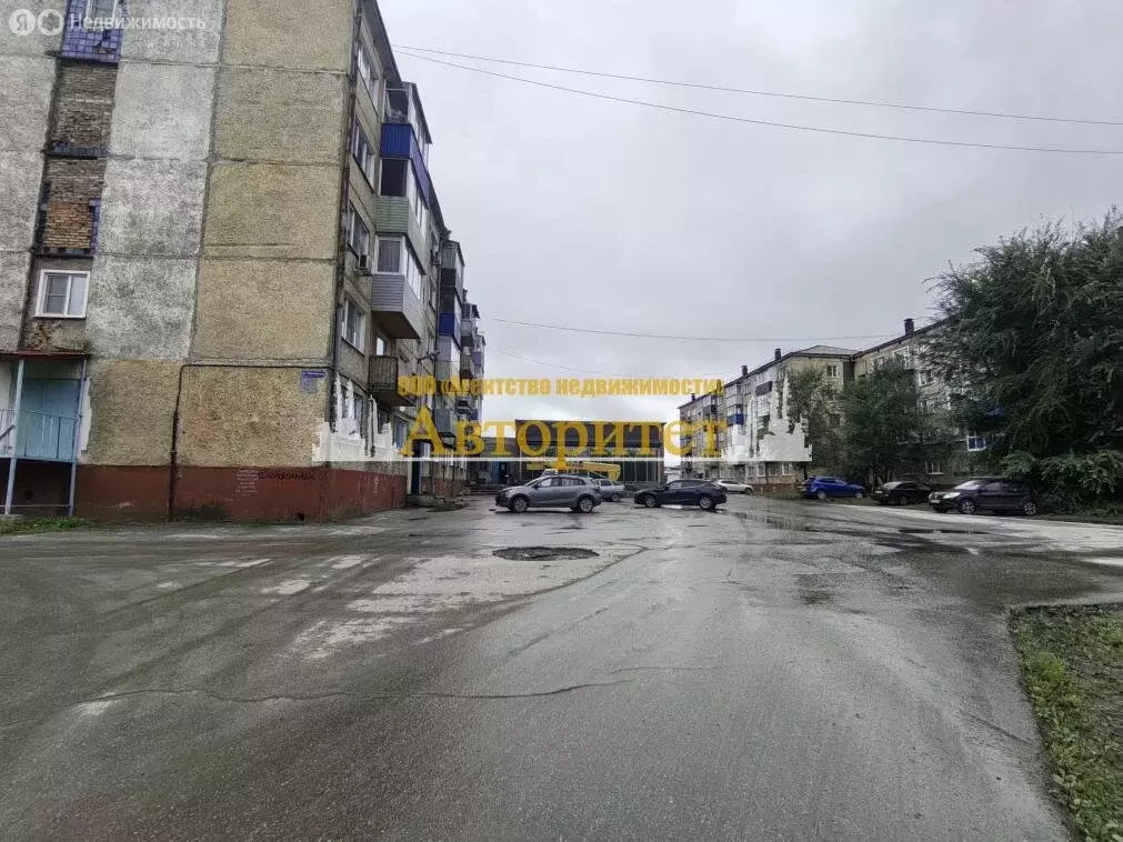 2-комнатная квартира: Ленинск-Кузнецкий, Топкинская улица, 6/2 (52 м) - Фото 1