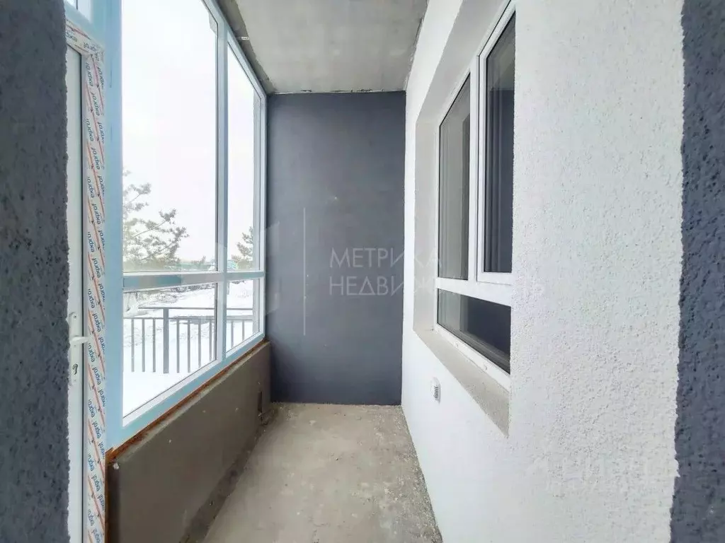 1-к кв. Тюменская область, Тюмень ул. Сергея Свиридова, 5 (38.4 м) - Фото 1