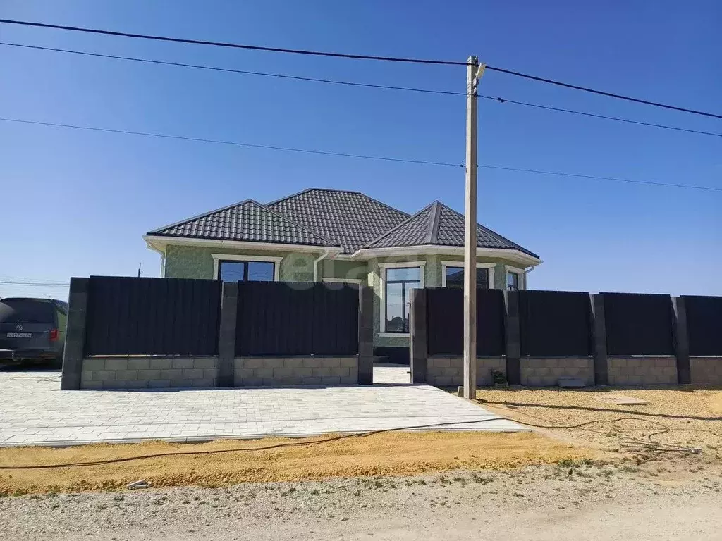 Дом в Крым, Саки ул. Хаджи Герая (120 м) - Фото 0