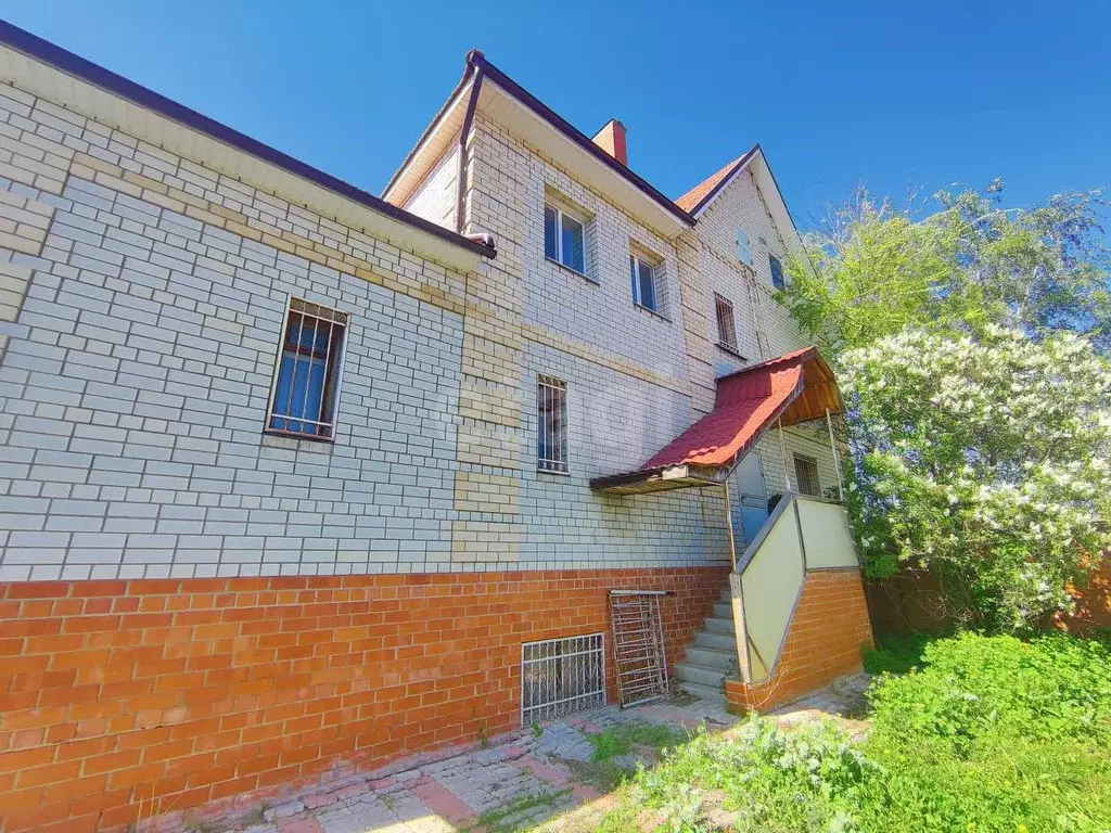 Дом в Саратовская область, Энгельс Дубовская ул., 8 (313 м) - Фото 1