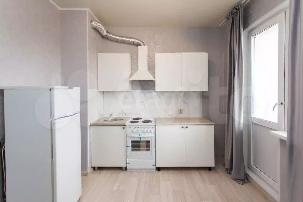 2-к. квартира, 60 м, 4/17 эт. - Фото 1