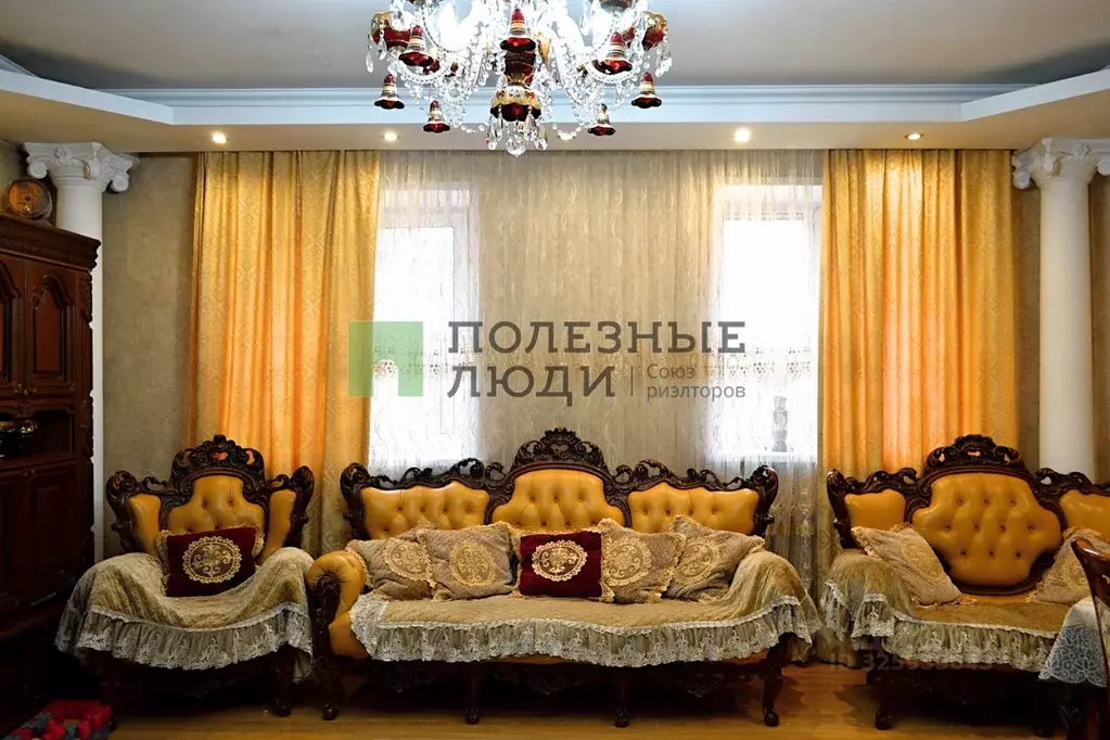 Дом в Красноярский край, Емельяново пгт ул. Московская, 139 (100 м) - Фото 1