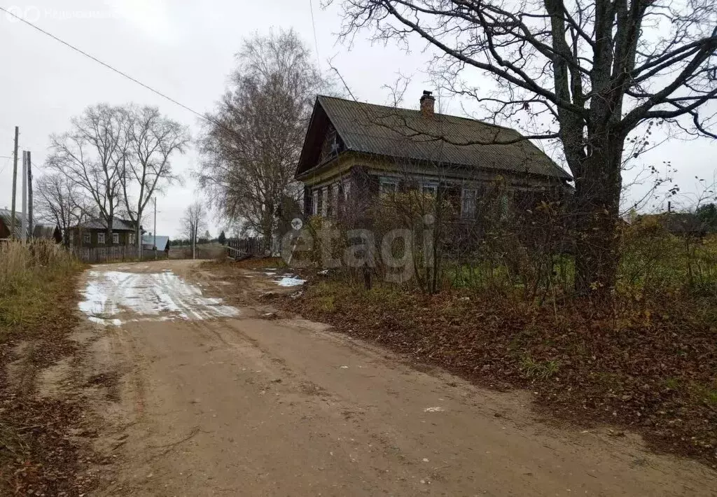 Дом в Костромская область, Кологривский муниципальный округ, село ... - Фото 0