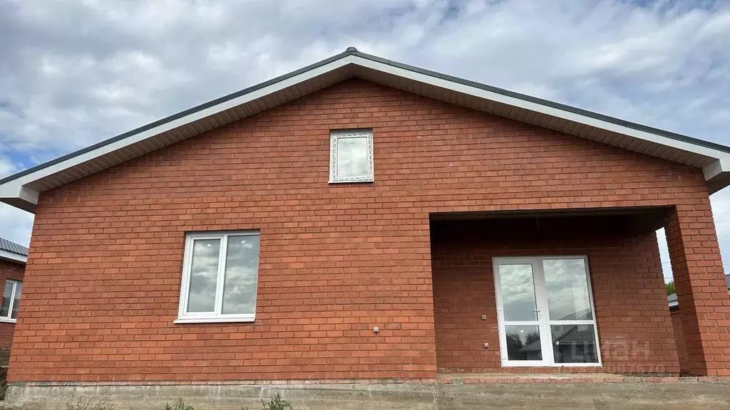 Дом в Оренбургская область, Оренбургский район, пос. Соловьевка  (175 ... - Фото 1