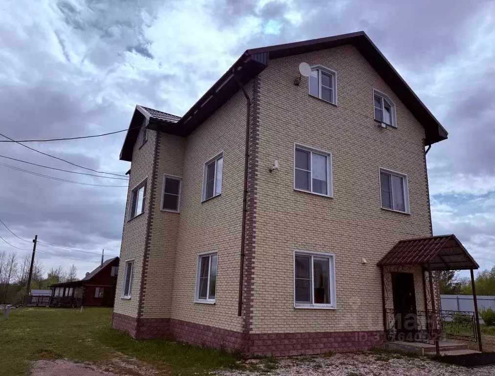 Дом в Новгородская область, Новгородский район, Савинское с/пос, д. ... - Фото 0