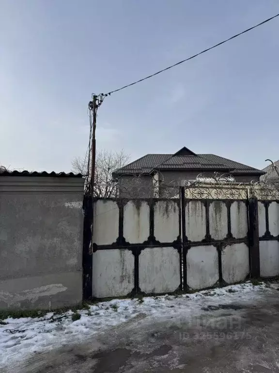 Дом в Кабардино-Балкария, Чегем ул. Кардановых, 6 (180 м) - Фото 1