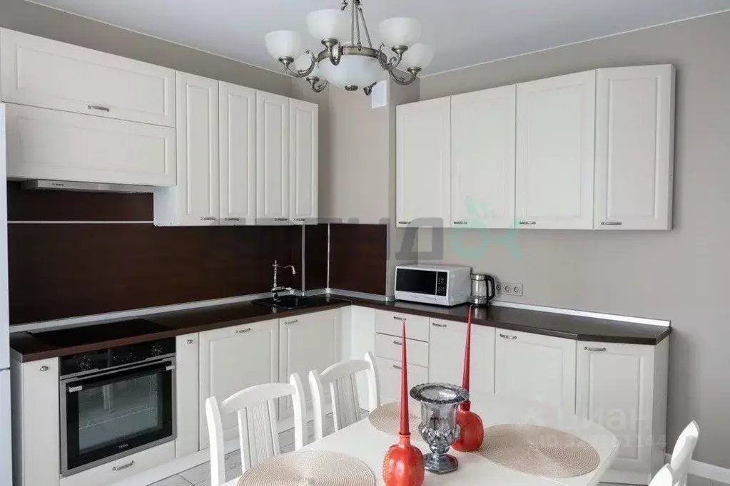 3-к кв. Санкт-Петербург ул. Черняховского, 25 (100.0 м) - Фото 1