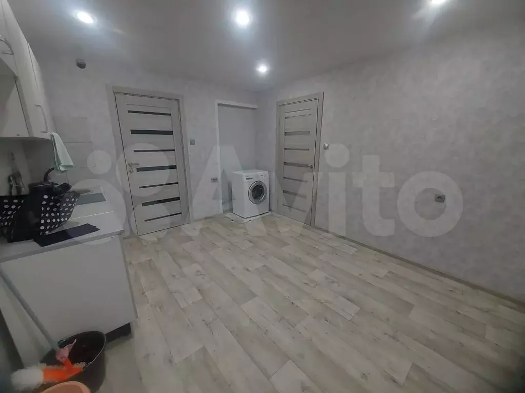 Комната 32 м в 2-к., 2/4 эт. - Фото 1