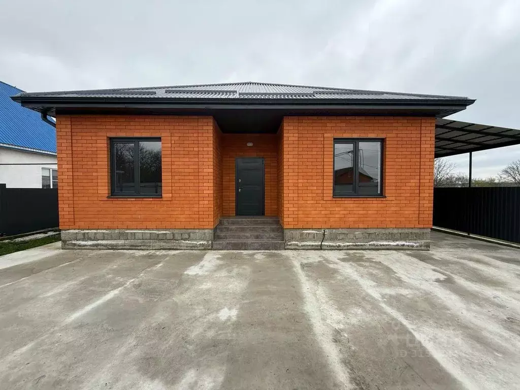 Дом в Краснодарский край, Белореченский район, пос. Дружный  (90 м) - Фото 1