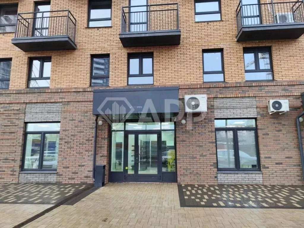 Торговая площадь в Удмуртия, Ижевск ул. 10 лет Октября, 75/1 (105 м) - Фото 1