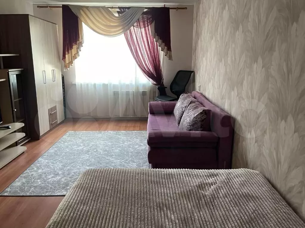 1-к. квартира, 42 м, 4/10 эт. - Фото 0
