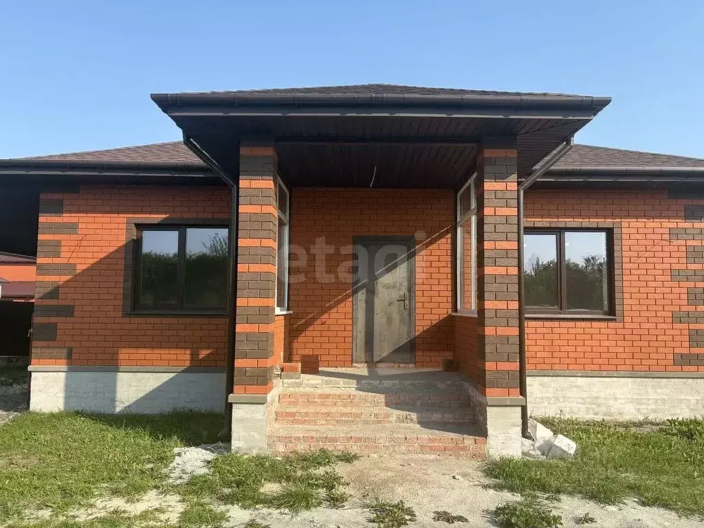 Дом в Белгородская область, Корочанский район, Погореловское с/пос, с. ... - Фото 1