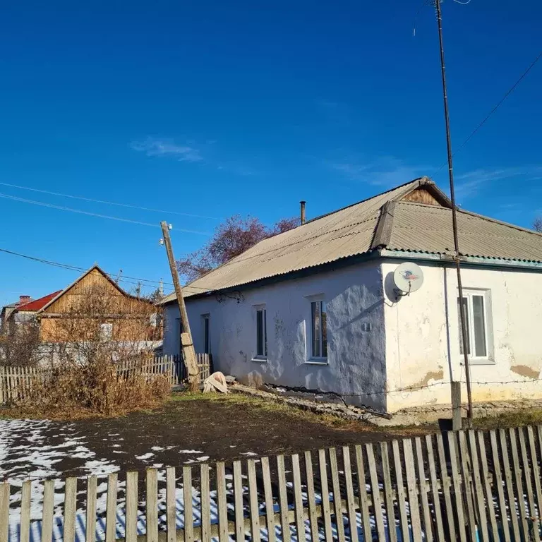 Дом в Омская область, Таврический район, с. Сосновское Советская ул. ... - Фото 1