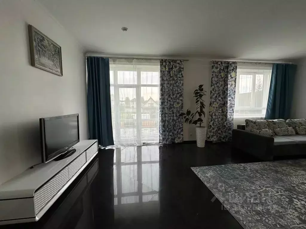 4-к кв. Красноярский край, Красноярск Ягельный пер., 5 (160.0 м) - Фото 1