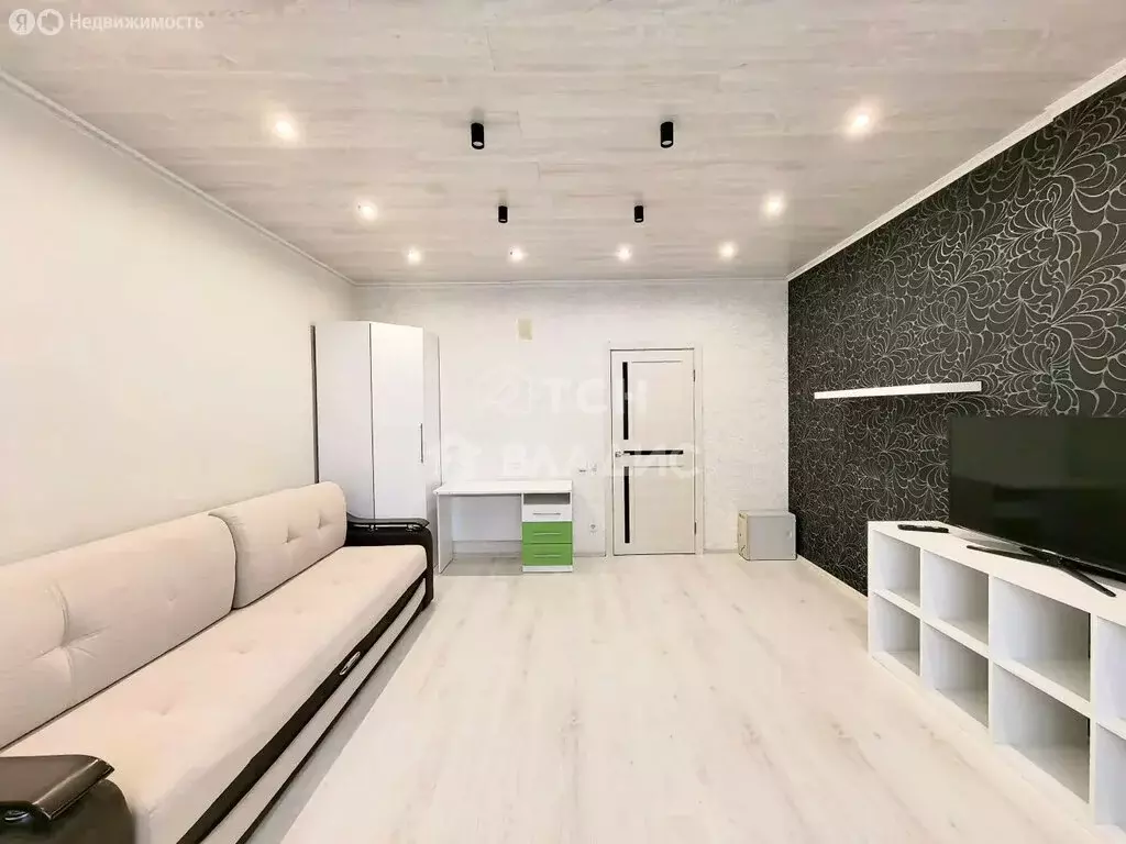 2-комнатная квартира: посёлок городского типа Свердловский, улица ... - Фото 2