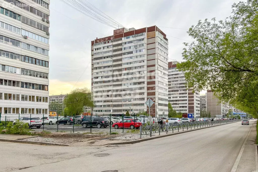 1-комнатная квартира: Екатеринбург, улица Уральских Рабочих, 25 (37.4 ... - Фото 1