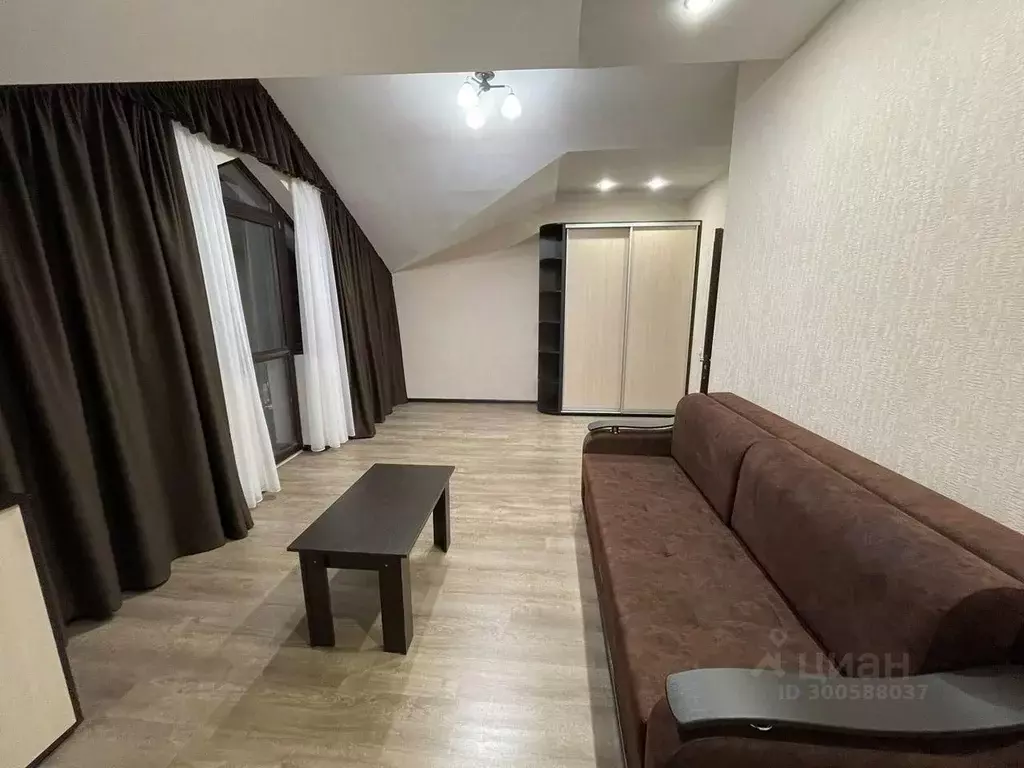 2-к кв. Севастополь ул. Степаняна, 10 (85.0 м) - Фото 2