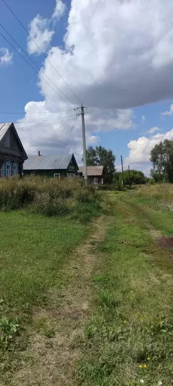 Дом в Ульяновская область, Сурский район, Хмелевское с/пос, с. ... - Фото 1