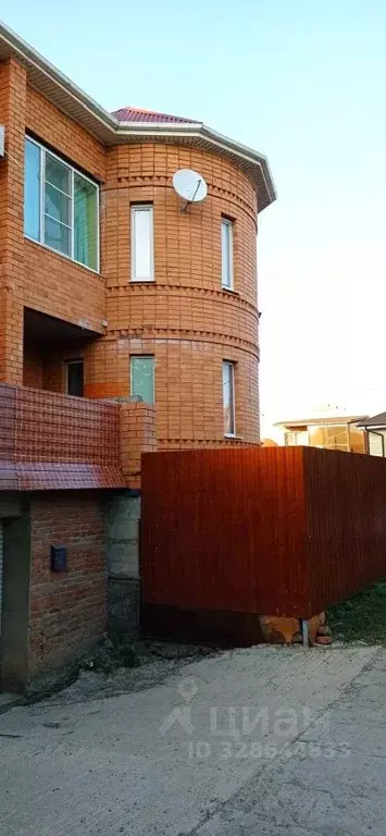 Дом в Краснодарский край, Краснодар ул. Рощинская, 13 (575 м) - Фото 1