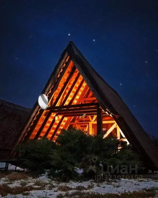 Дом в Калужская область, Перемышльский муниципальный округ, Ахлебинино ... - Фото 1