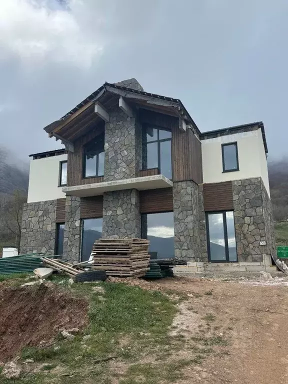 Дом в Крым, Алушта городской округ, с. Лучистое, Лучи кп  (170 м) - Фото 0