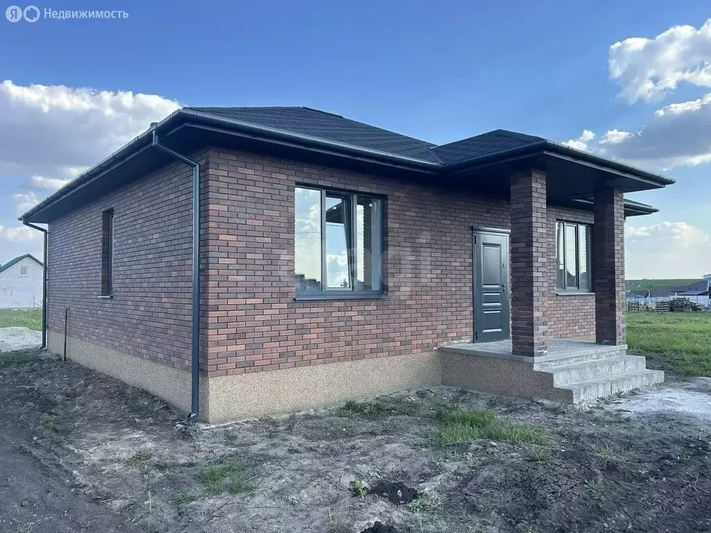 Дом в село Стрелецкое, Гвардейская улица (110 м) - Фото 1