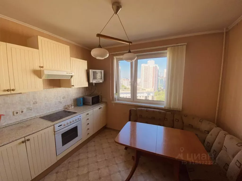 3-к кв. Москва ул. Академика Анохина, 26К4 (75.6 м) - Фото 0