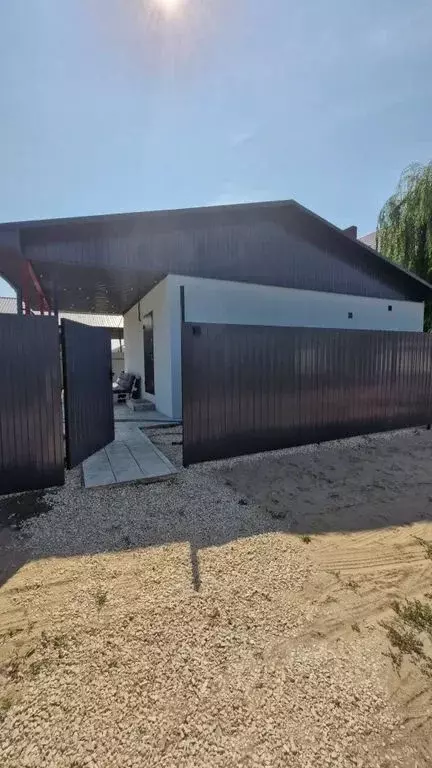 Дом в Саратовская область, Энгельсский район, Красноярское ... - Фото 1