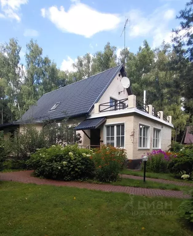 Дом в Москва д. Пучково, ул. Светлая Поляна, 84 (200 м) - Фото 1