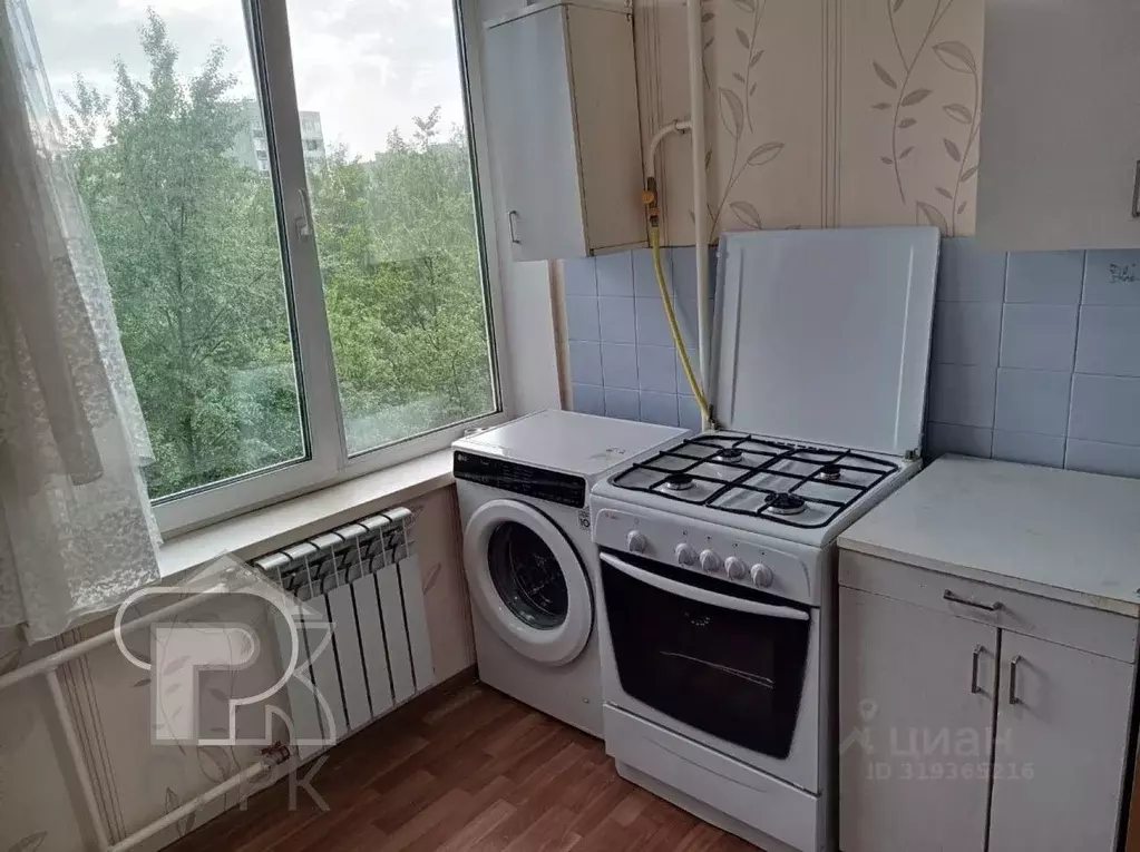 3-к кв. Москва Бирюлевская ул., 18К2 (59.8 м) - Фото 0