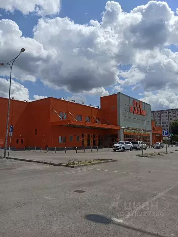 Торговая площадь в Волгоградская область, Волжский ул. Александрова, ... - Фото 0