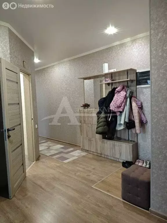 3-комнатная квартира: Георгиевск, улица Дружбы, 6 (80 м) - Фото 0