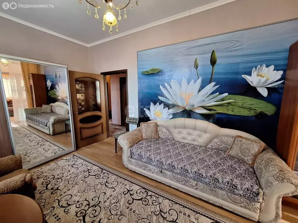 3-комнатная квартира: Новофёдоровка, улица Сердюкова, 6 (76 м) - Фото 1