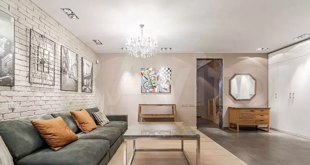 6-к. квартира, 400 м, 1/5 эт. - Фото 1