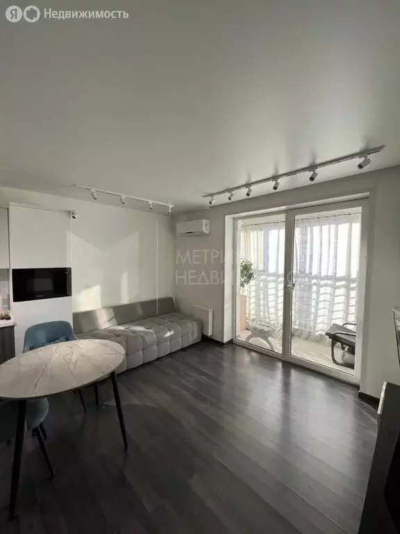 2-комнатная квартира: Тюмень, улица 50 лет Октября, 57Ак1 (60 м) - Фото 1