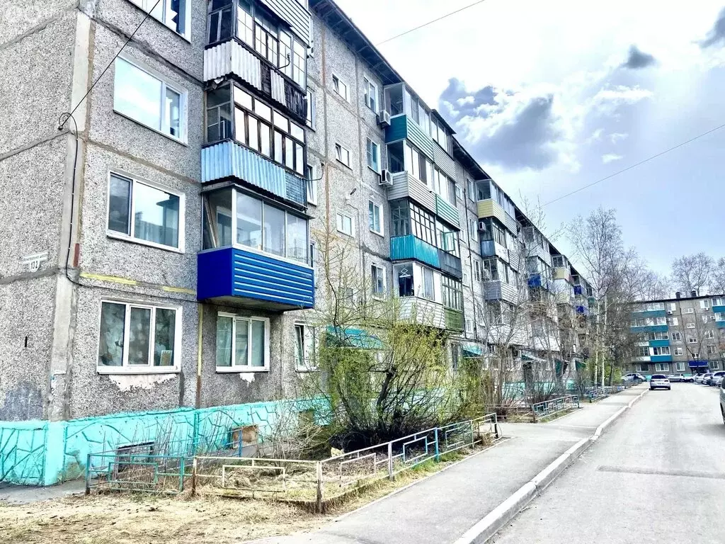 3-комнатная квартира: Комсомольск-на-Амуре, Магистральное шоссе, 13к2 ... - Фото 2