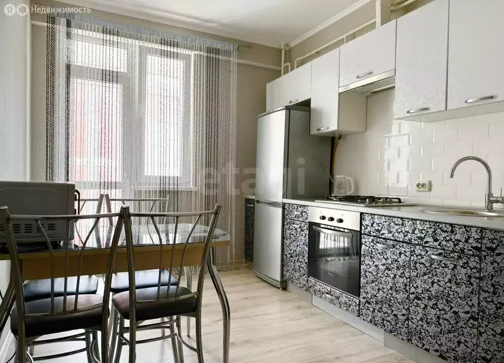 2-комнатная квартира: Симферополь, Севастопольская улица, 43Ж (68 м) - Фото 1