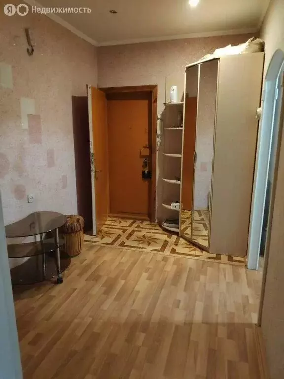 2-комнатная квартира: Тюмень, улица Монтажников, 8 (57.2 м) - Фото 1