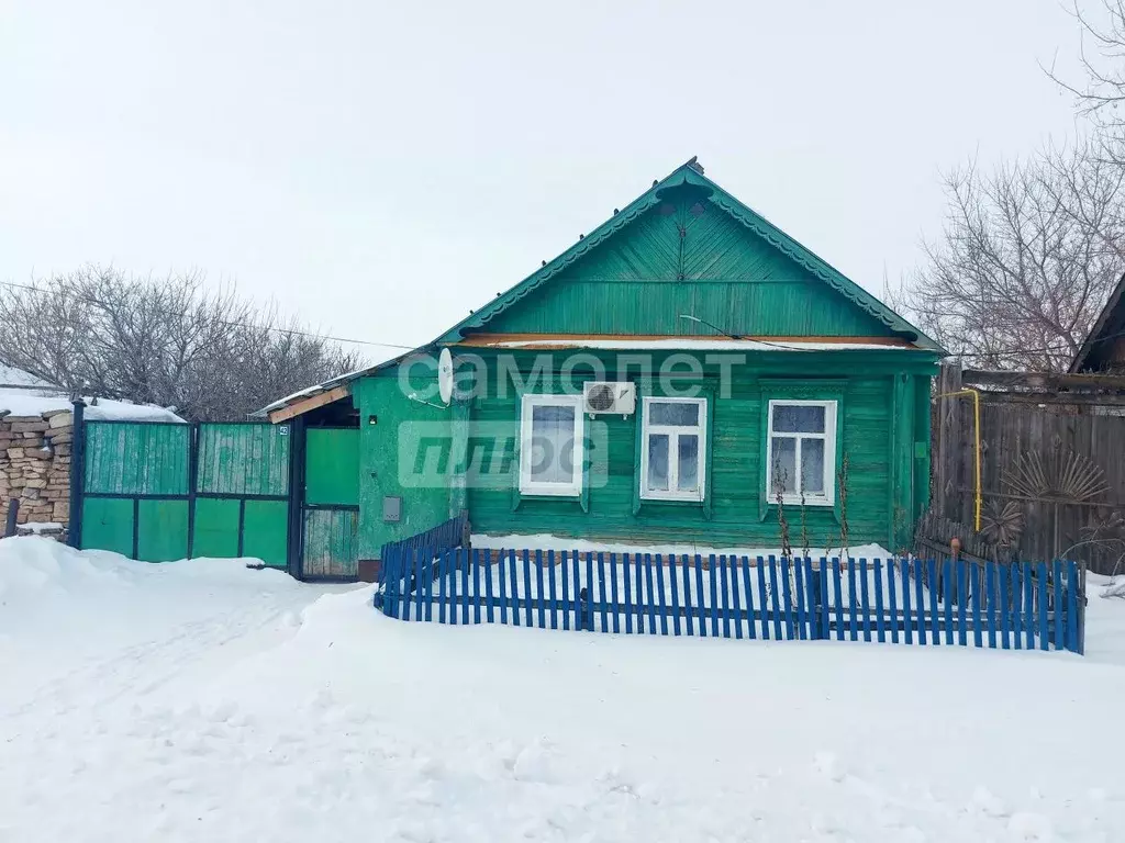 Дом в Оренбургская область, Октябрьский район, с. Ильинка Центральная ... - Фото 1