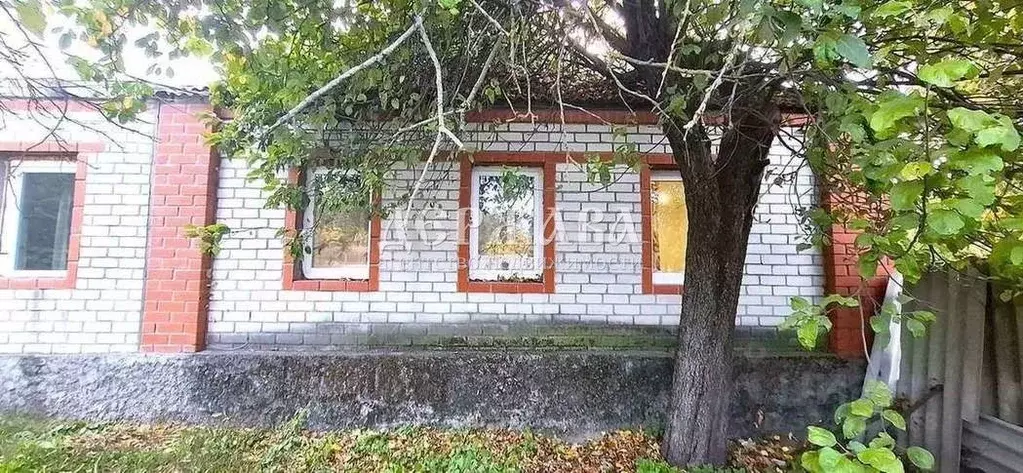 Дом в Белгородская область, Старооскольский городской округ, с. ... - Фото 1