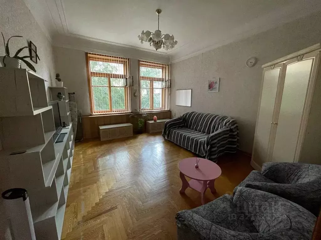 2-к кв. Приморский край, Владивосток ул. Арсеньева, 8 (65.0 м) - Фото 1