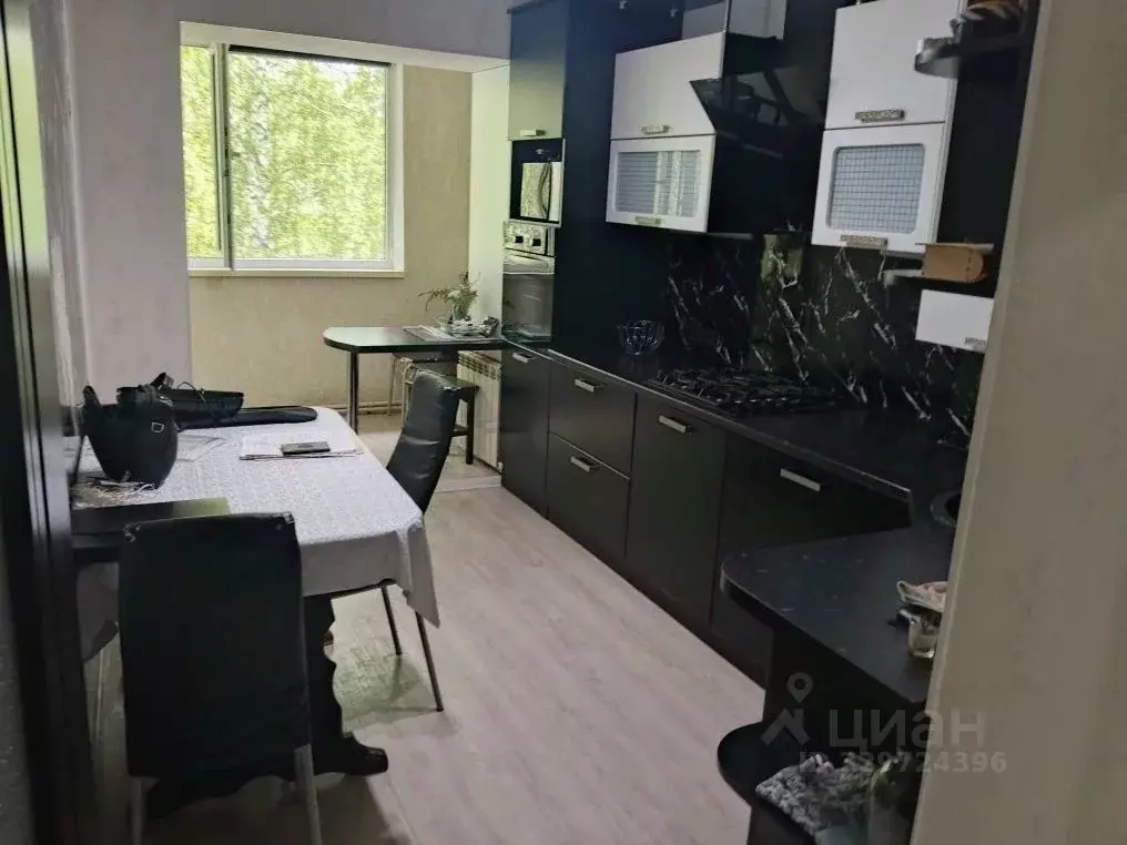 3-к кв. Оренбургская область, пос. Саракташ ул. Чапаева, 64 (63.5 м) - Фото 1