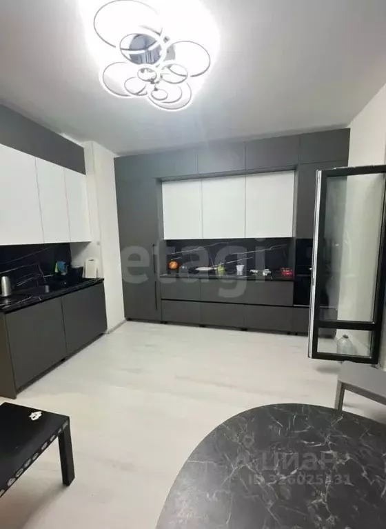 3-к кв. Санкт-Петербург ул. Верхне-Каменская, 11к1 (65.0 м) - Фото 1