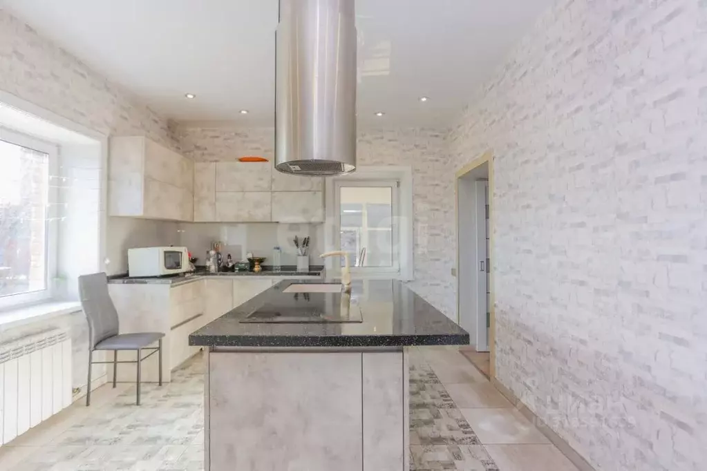 Дом в Иркутская область, Ангарск Северный мкр, Подгорная ул., 10 (282 ... - Фото 1