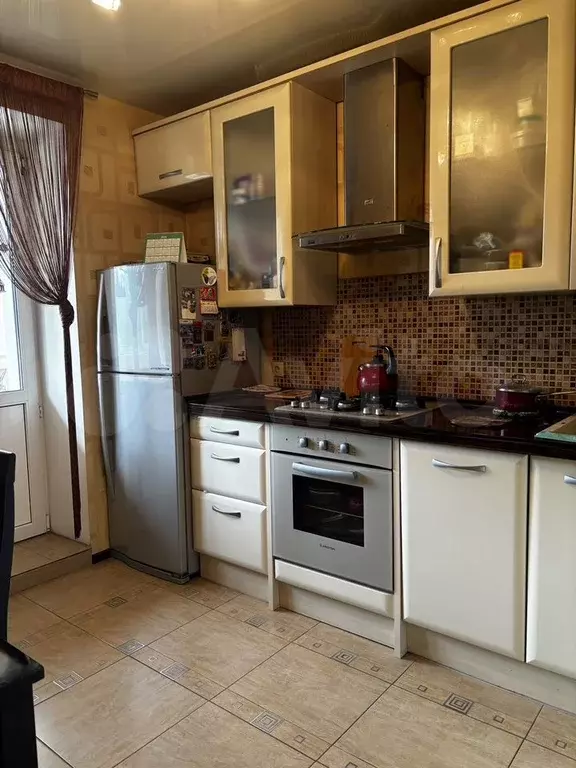 1-к. квартира, 45 м, 4/10 эт. - Фото 0