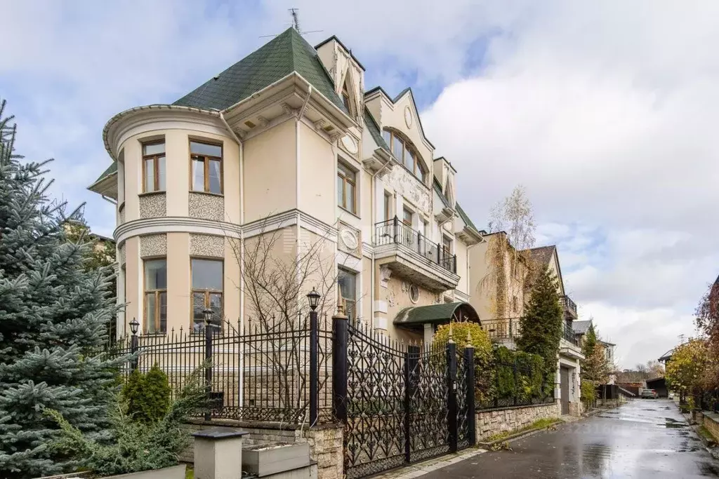 Коттедж в Москва 2-я Лыковская ул., 65К1 (553 м) - Фото 1