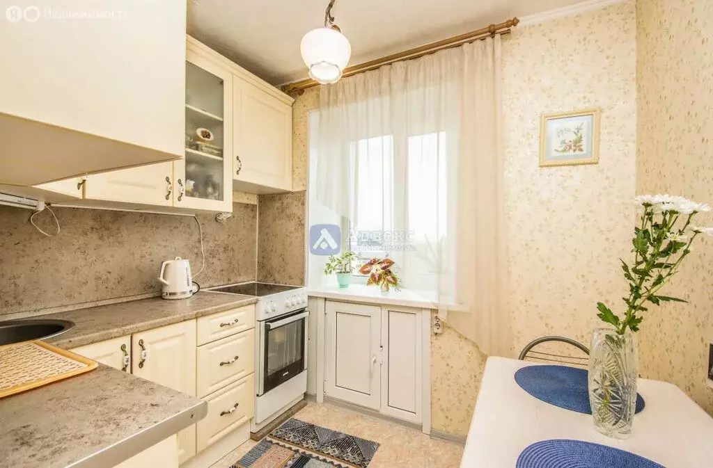 2-комнатная квартира: Тюмень, улица Республики, 164 (44.2 м) - Фото 1