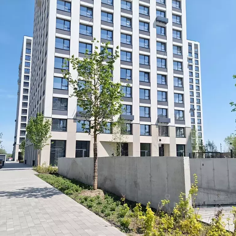 2-к кв. Омская область, Омск ул. Б.Г. Шаронова, 9 (67.0 м) - Фото 0