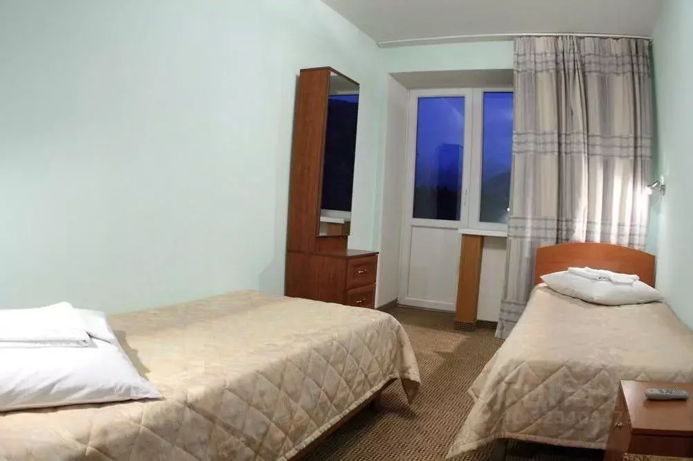 Комната Мурманская область, Кировск Ленинградская ул., 25 (12.0 м) - Фото 2